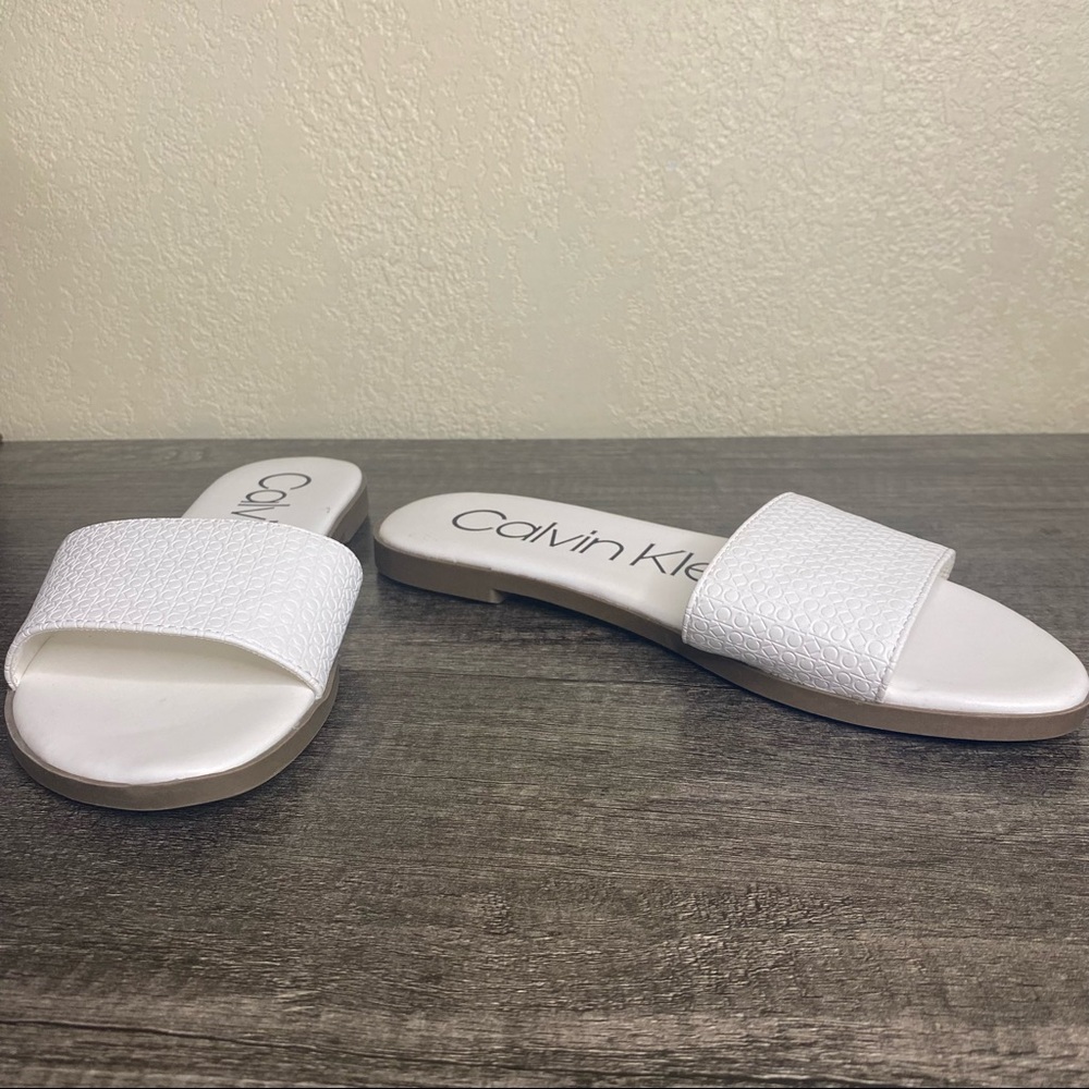 Calvin Klein White Slip-On Sandal Size 6.5 - Picture 4 of 6